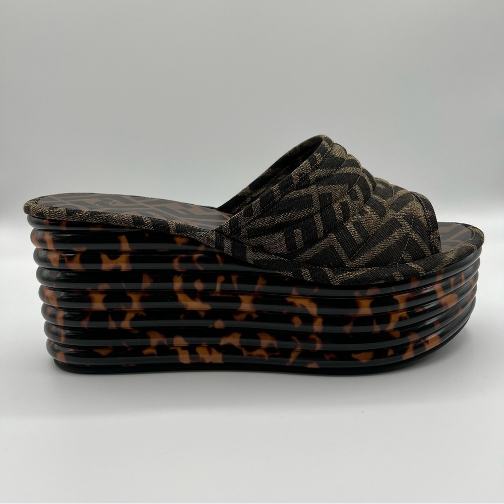 🌺 FENDI Brown and Black Platform Sandals - Picture 4 of 9